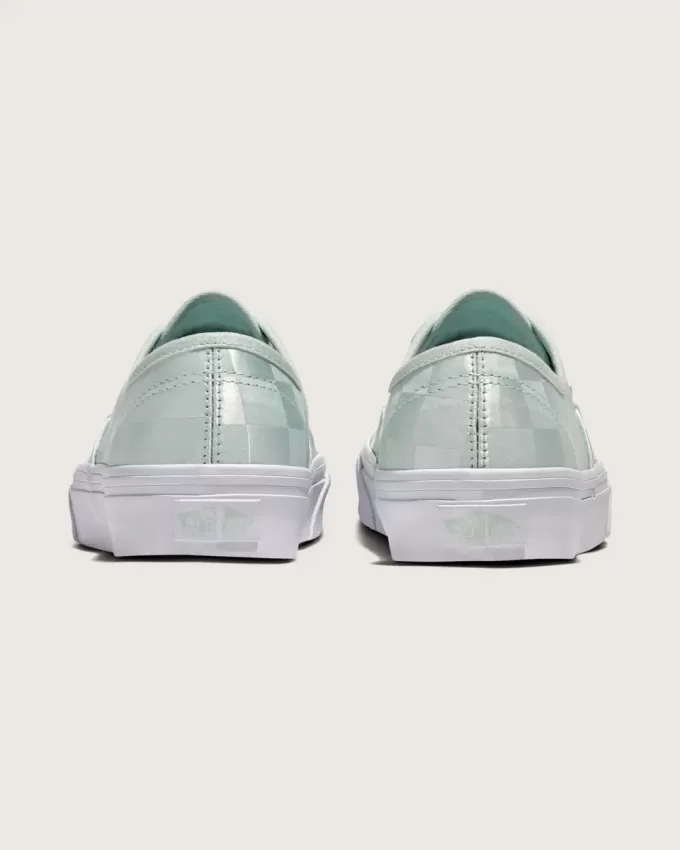Authentischer Satinschuh mit Schachbrettmuster
