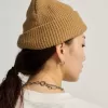 Beanie mit Hex-Patch-Umschlag