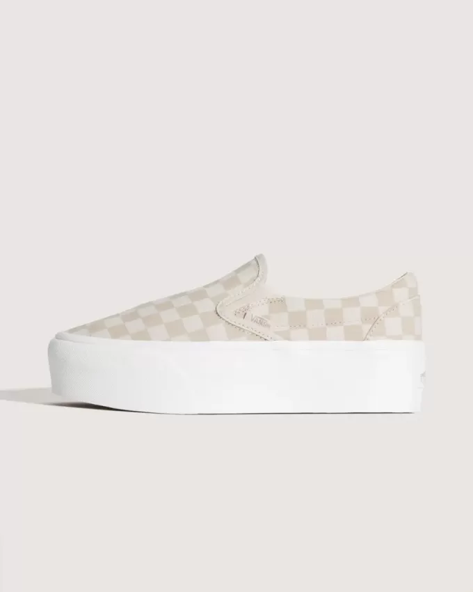 Klassischer Slip-On-Plateauschuh mit Schachbrettmuster
