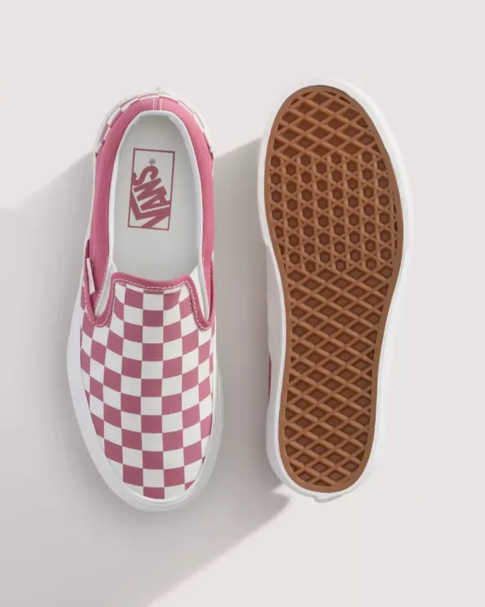 Klassischer Slip-On-Plateauschuh mit Schachbrettmuster Klassischer Slip-On-Plateauschuh mit Schachbrettmuster