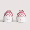 Klassischer Slip-On-Plateauschuh mit Schachbrettmuster Klassischer Slip-On-Plateauschuh mit Schachbrettmuster