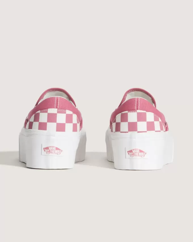 Klassischer Slip-On-Plateauschuh mit Schachbrettmuster Klassischer Slip-On-Plateauschuh mit Schachbrettmuster