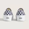 Klassischer Slip-On-Plateauschuh mit Schachbrettmuster Klassischer Slip-On-Plateauschuh mit Schachbrettmuster