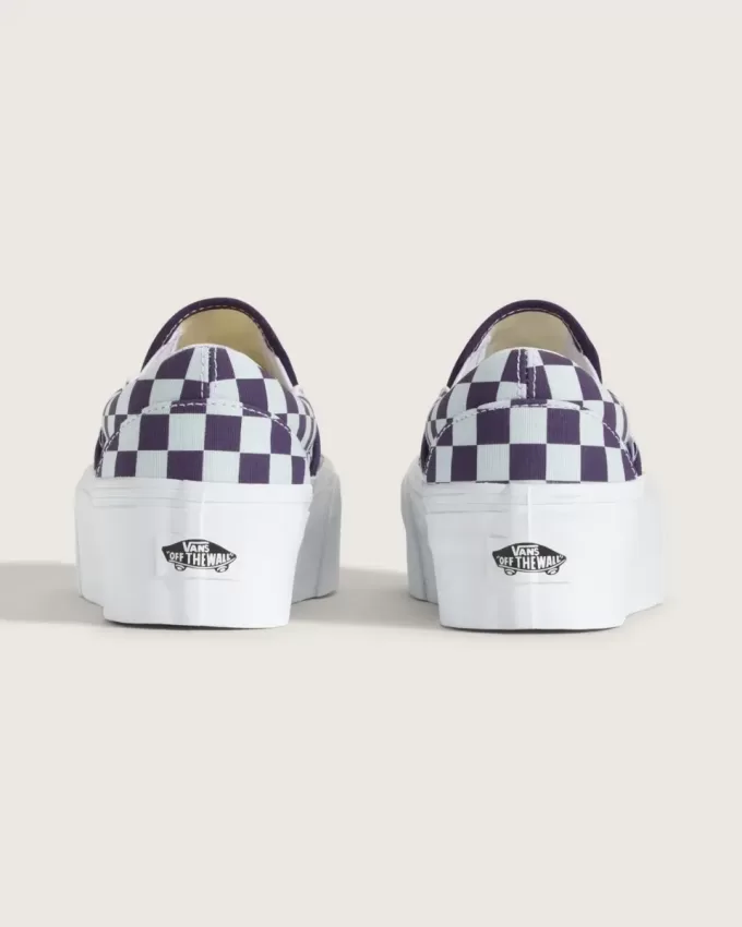 Klassischer Slip-On-Plateauschuh mit Schachbrettmuster Klassischer Slip-On-Plateauschuh mit Schachbrettmuster