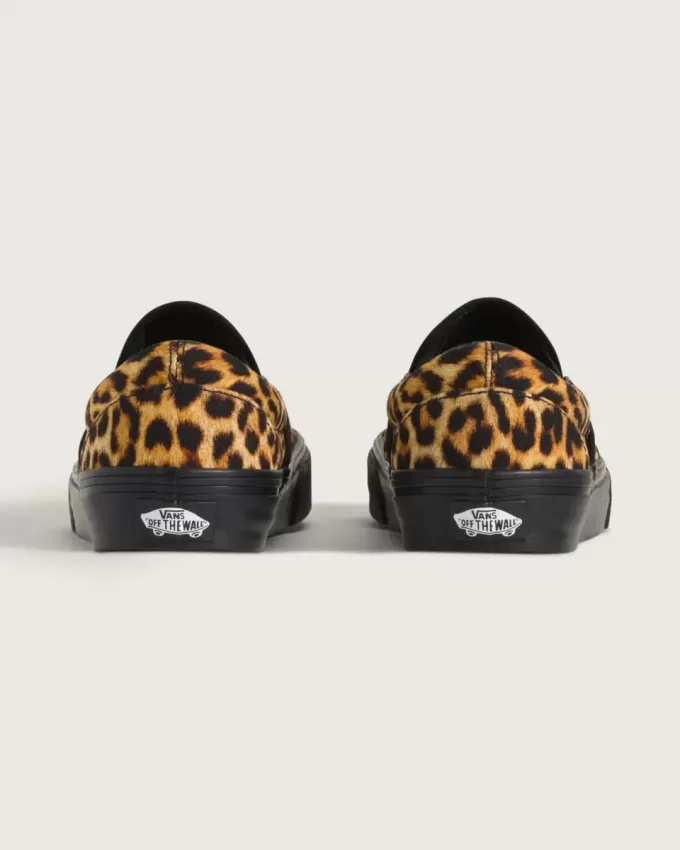 Klassischer Slip-On-Schuh Klassischer Slip-On-Schuh