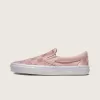 Klassischer Slip-On-Schuh aus Satin mit Schachbrettmuster Klassischer Slip-On-Schuh aus Satin mit Schachbrettmuster