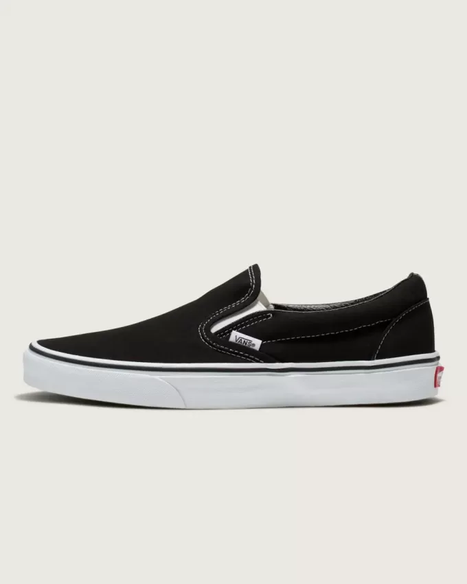 Klassischer Slip-On-Schuh mit breiter Sohle Klassischer Slip-On-Schuh mit breiter Sohle