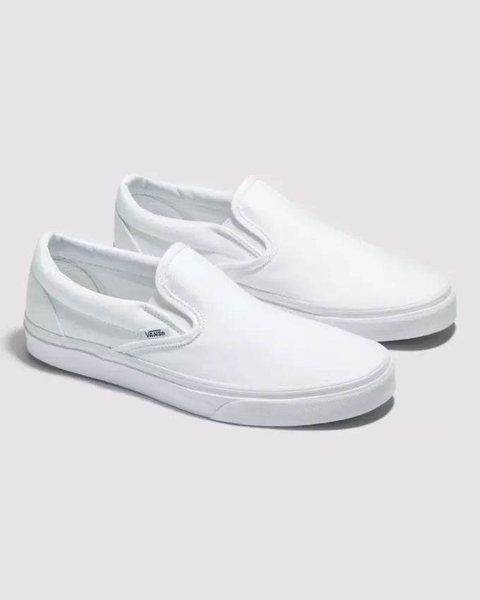Klassischer Slip-On-Schuh mit breiter Sohle Klassischer Slip-On-Schuh mit breiter Sohle