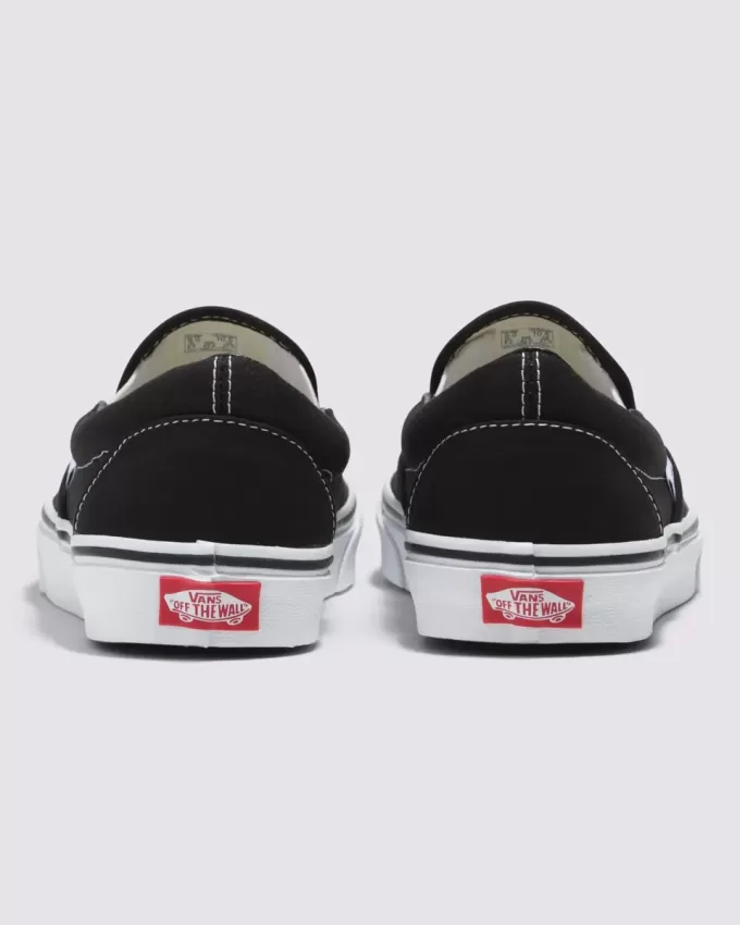 Klassischer Slip-On-Schuh mit breiter Sohle Klassischer Slip-On-Schuh mit breiter Sohle