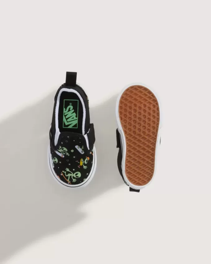 Klassischer Slip-On-V-Schuh für Kleinkinder Klassischer Slip-On-V-Schuh für Kleinkinder