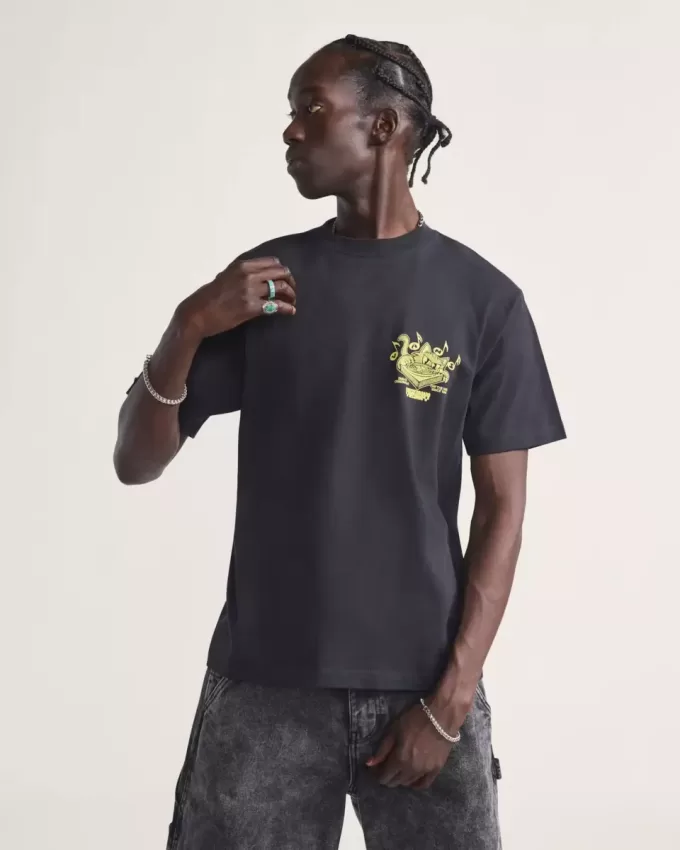 T-Shirt mit verkratzten Platten T-Shirt mit verkratzten Platten